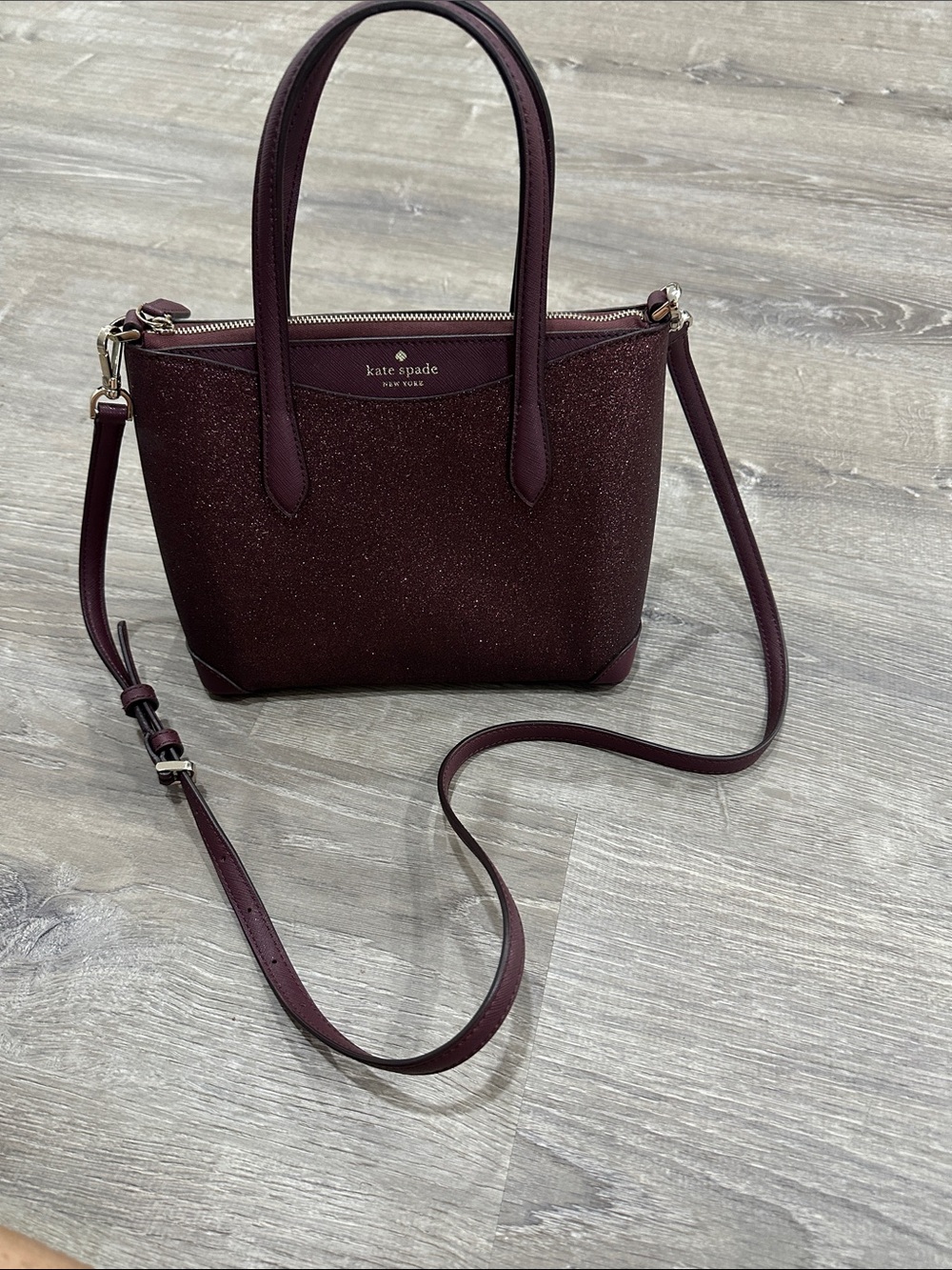 kate spade burgundy glitter tote - Picture 5 of 7